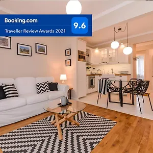 Cо́coellie - Aesthetic 2bd Near National Palace By Flat Mаnager Apartment