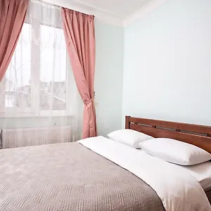Ukrainian House на площі ринок Апартаменты Львов