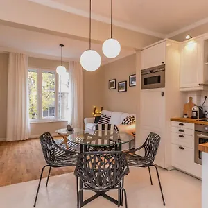 Cо́coellie - Aesthetic 2bd Near National Palace By Flat Mаnager Apartment